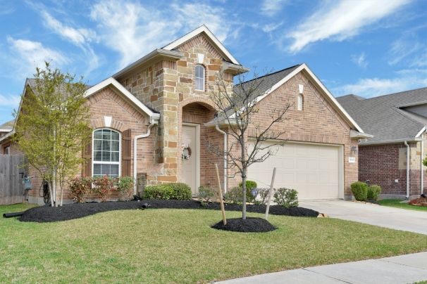 https://LoriDillick.NewConstructionHomesForYou.com
